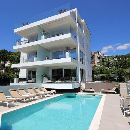 Stylish Apartment 100 M From The Beach Opatija Eksteriør billede