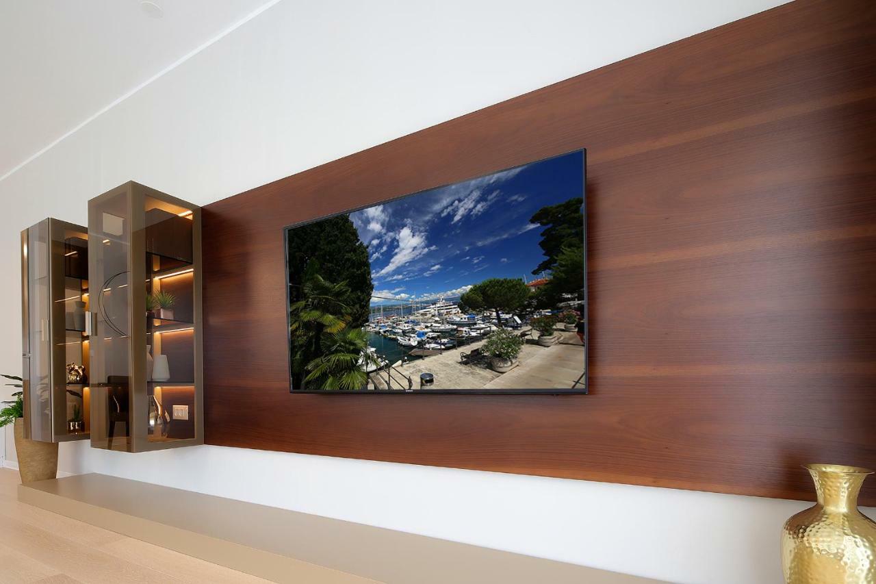 Stylish Apartment 100 M From The Beach Opatija Eksteriør billede