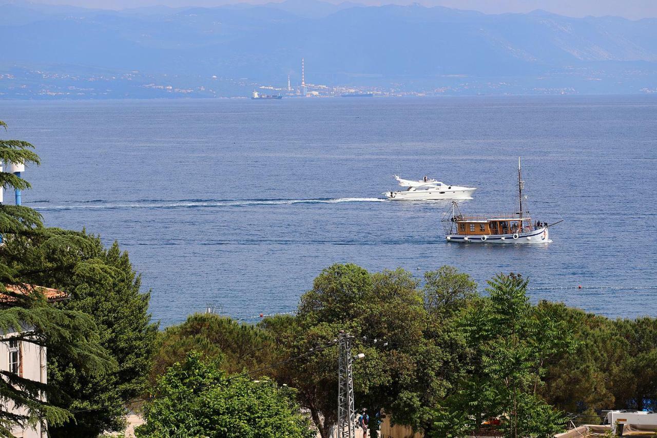 Stylish Apartment 100 M From The Beach Opatija Eksteriør billede