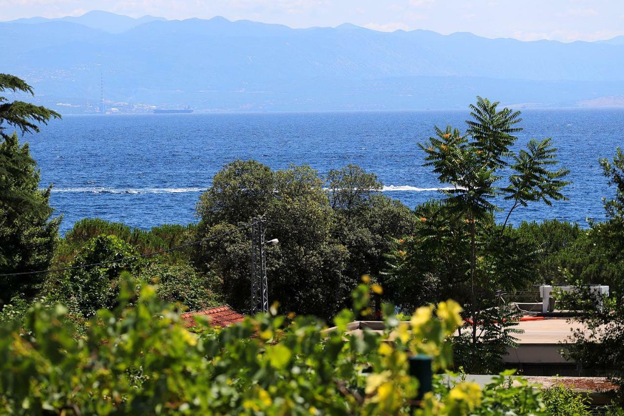 Stylish Apartment 100 M From The Beach Opatija Eksteriør billede